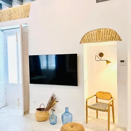 Inncadiz Balbos Апартаменти *